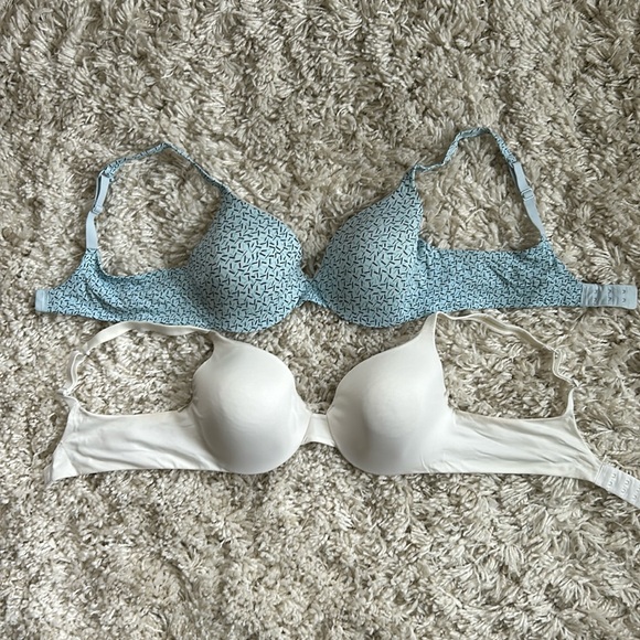 Ladies Hanes bras X 2 - Picture 1 of 3